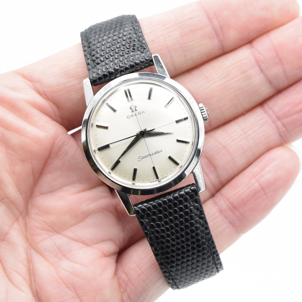 1964 Stunning Omega Seamaster cross hair dial Model 135.005 Manual Wind like new - all original
