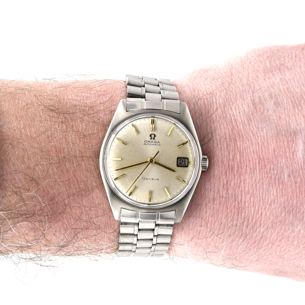 1969 Omega Geneve Automatic Date Model 166.041 in Stainless Steel Cal 565 on original Bracelet