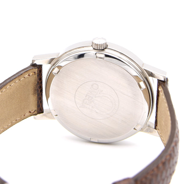 1974 Omega Genève Date Classic Wristwatch with deep seam blue dial Manual Wind Model 136.009 in steel