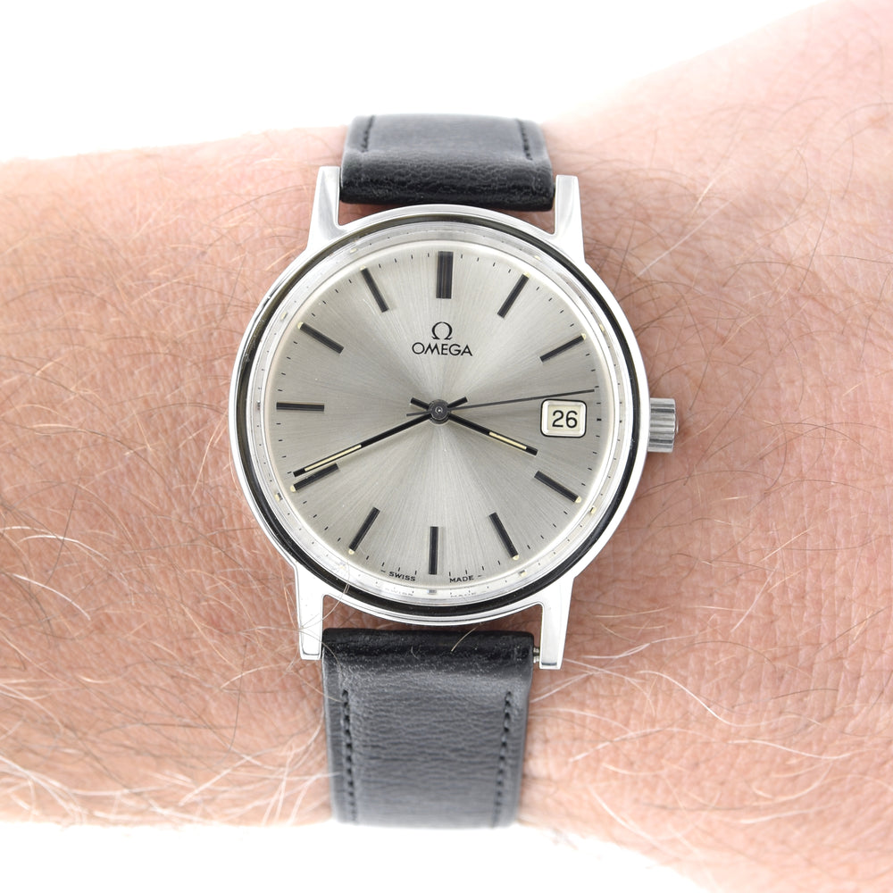 1975 Omega classic manual Wind Date Dress Watch Model 136.0104 in Stainless Steel like new