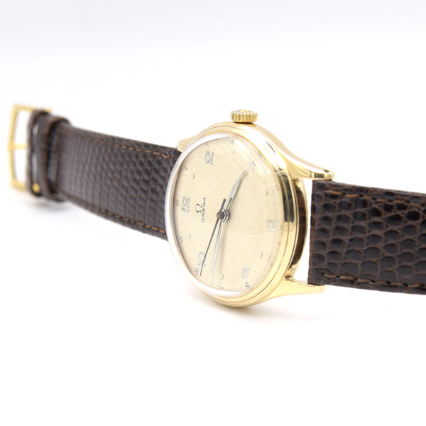 1947 Omega Dress Watch in Solid 9ct Gold English Case stunning dial all original caliber 283