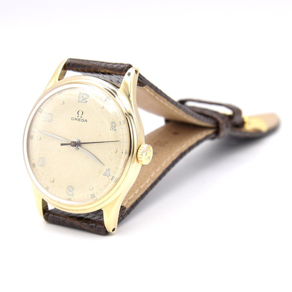 1947 Omega Dress Watch in Solid 9ct Gold English Case stunning dial all original caliber 283