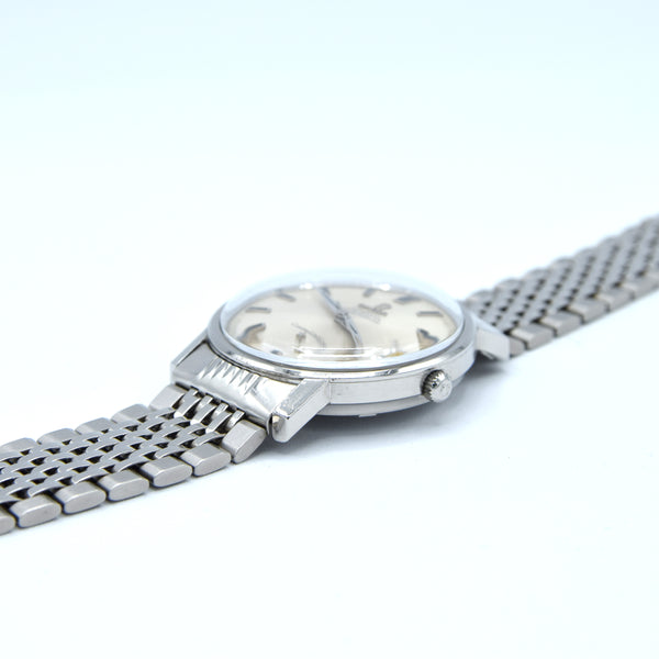 1967 Omega Constellation classic Automatic Chronometer Date Model 168.018 with silvered Dial and Bracelet