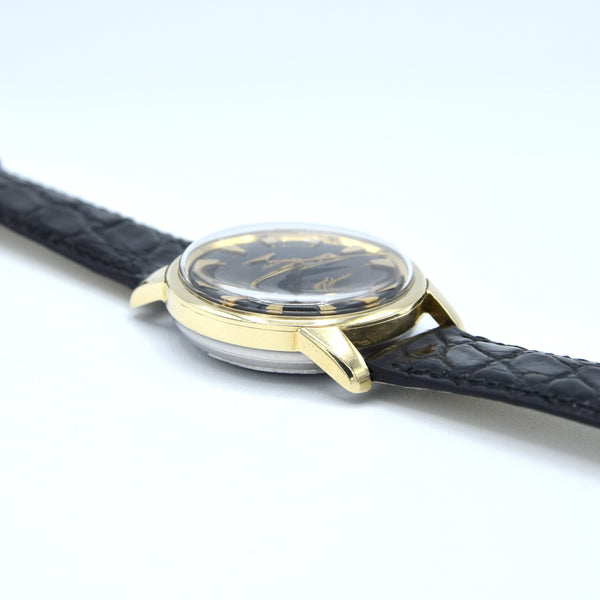 Stunning Gold capped Conquest Calendar Wristwatch Model 9007 - Dated 1959 with Original black dial