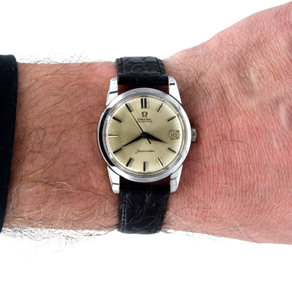 1962 Omega Seamaster Classic Automatic steel Wristwatch Model 14762 with rarer onyx batons