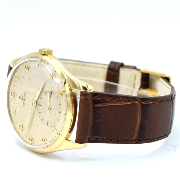 1950 Jumbo Omega with Sub Seconds Arabic numerals Model 2620 in solid 18ct yellow Gold Case