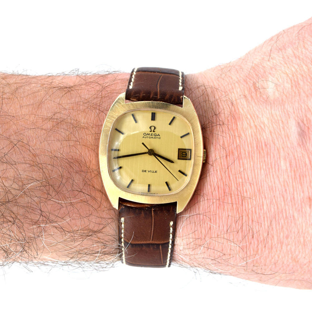 1969 Rare Omega Tonneau De Ville automatic Dress Watch in Solid 9ct Gold English Case Model 1625045