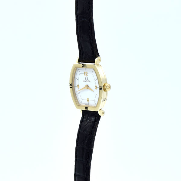1984 Ladies Omega petite Tonneau wristwatch in Solid 9ct Gold with strap - Buckle - Box