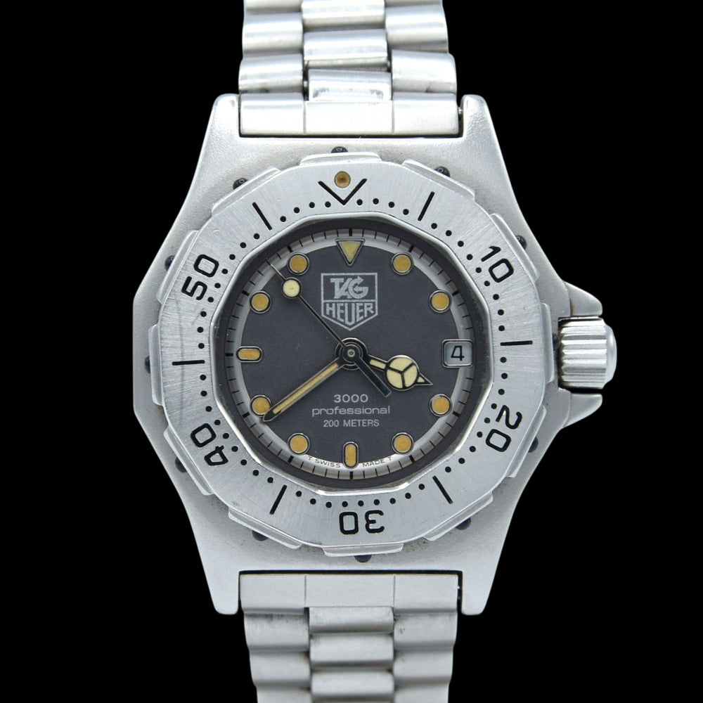 1986 Tag Heuer 3000 Ladies dive style watch Date  Model 932.208 Stainless Steel on Flip-Lock Bracelet