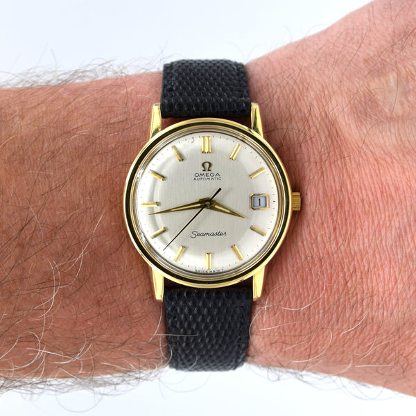 1963 Omega Automatic Seamaster Date Model 166.3020 in Solid 18ct Gold with box and booklets