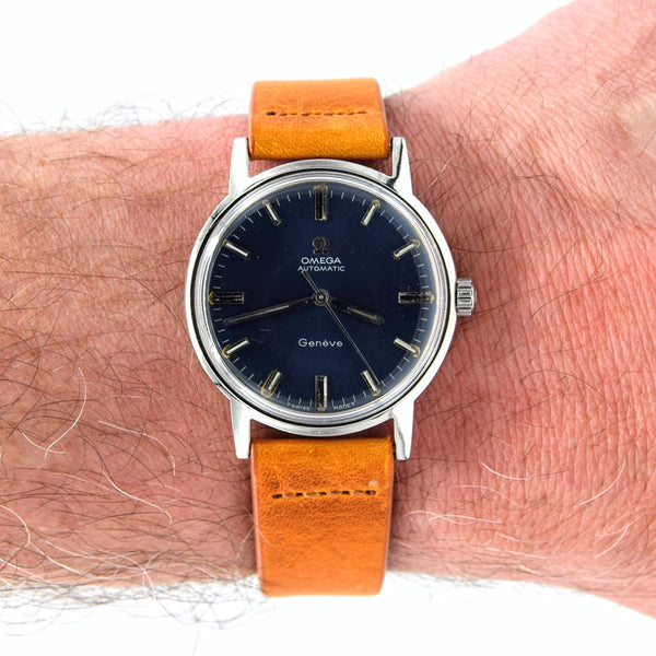 1969 Omega Geneve Automatic calendar  Model 165.070 with Stunning Rare Electric Blue Dial