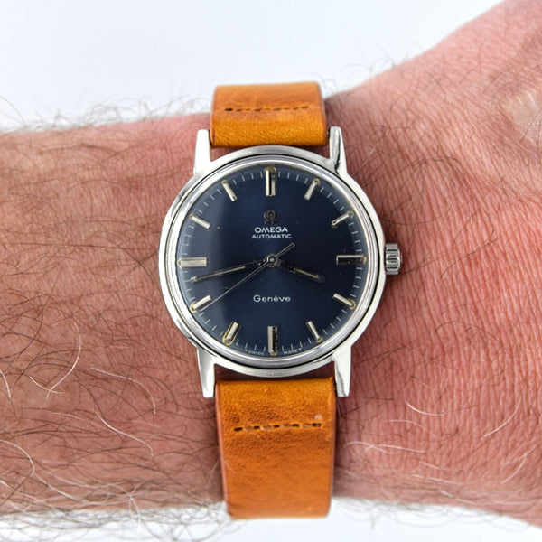 1969 Omega Geneve Automatic calendar  Model 165.070 with Stunning Rare Electric Blue Dial