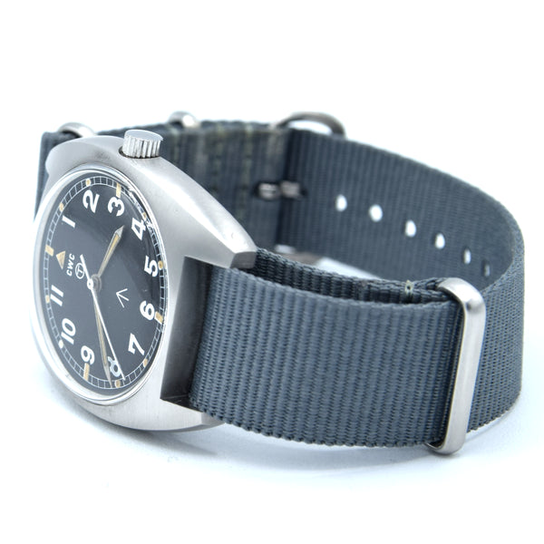 1976 CWC W10-6645-99 British Military Issue Mechanical watch - First year of production