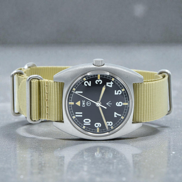 1977 CWC W10-6645-99 British Military Issue Mechanical Army watch - 2nd year of production