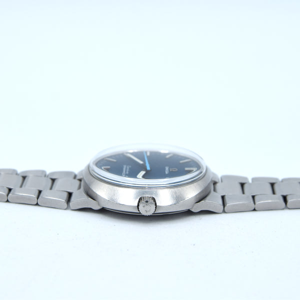 1969 Omega Geneve dynamic with Gorgeous matte blue Dial - unpolished Model 135.033 in steel