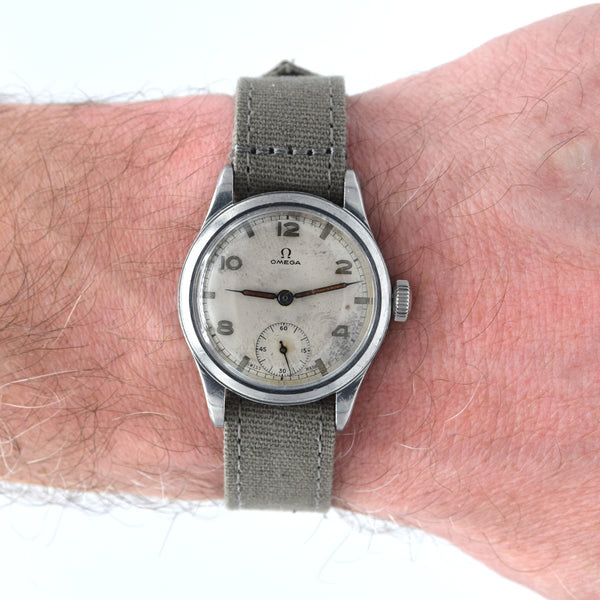 1943 Omega “Civil Service India” WW2 Mid-Size Steel Watch – Original Arabic Dial, Sub-Seconds, Cal. 26.5 T3 (CS/I Issue)