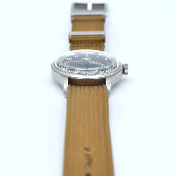 1967 Smiths W10 British Military Issue Wristwatch first issue date - Made in England Mint condition