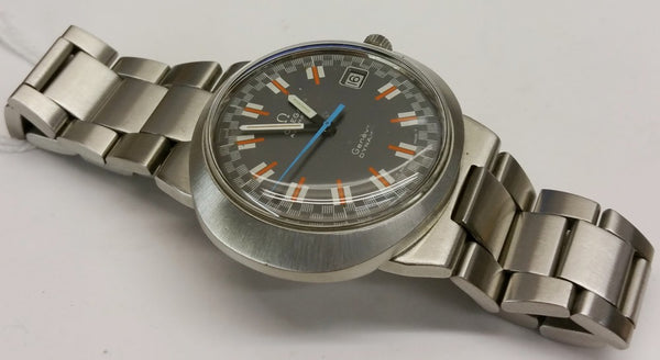 Rare Omega Dynamic Grand Prix Racing Watch in Stainless Steel Case and Bracelet Cal 565 1969