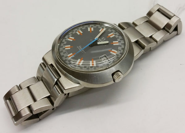 Rare Omega Dynamic Grand Prix Racing Watch in Stainless Steel Case and Bracelet Cal 565 1969