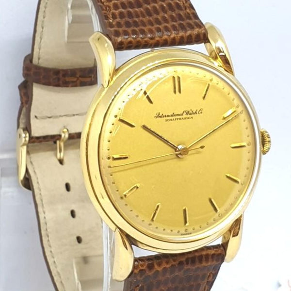 1945-7 IWC 18ct Gold Dress Watch with Rare Flared Bombe Style Lugs Cal 89