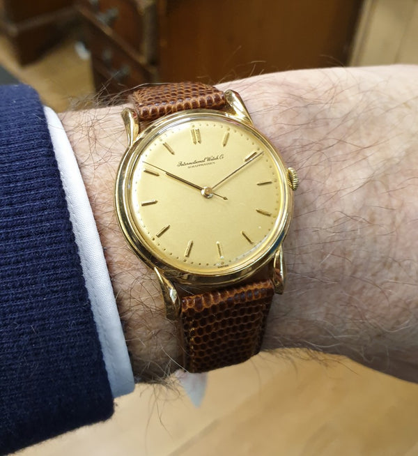 1945-7 IWC 18ct Gold Dress Watch with Rare Flared Bombe Style Lugs Cal 89