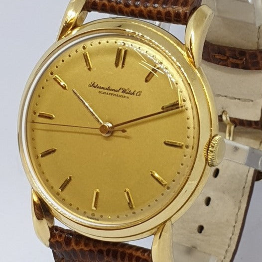 1945-7 IWC 18ct Gold Dress Watch with Rare Flared Bombe Style Lugs Cal 89