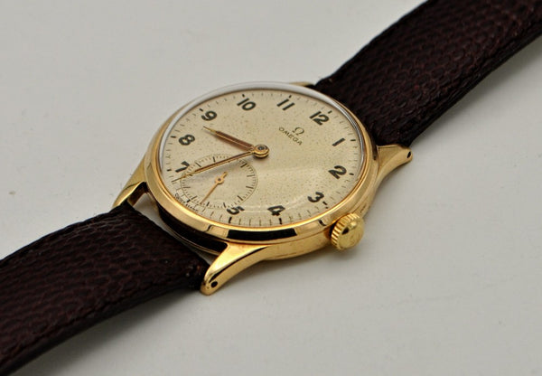 Omega Manual Wind Dress Watch with Arabic Numerals and Sub Seconds in 9ct Gold 1947