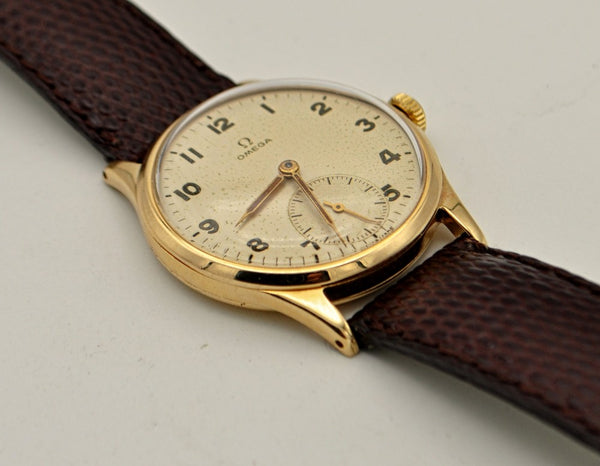 Omega Manual Wind Dress Watch with Arabic Numerals and Sub Seconds in 9ct Gold 1947
