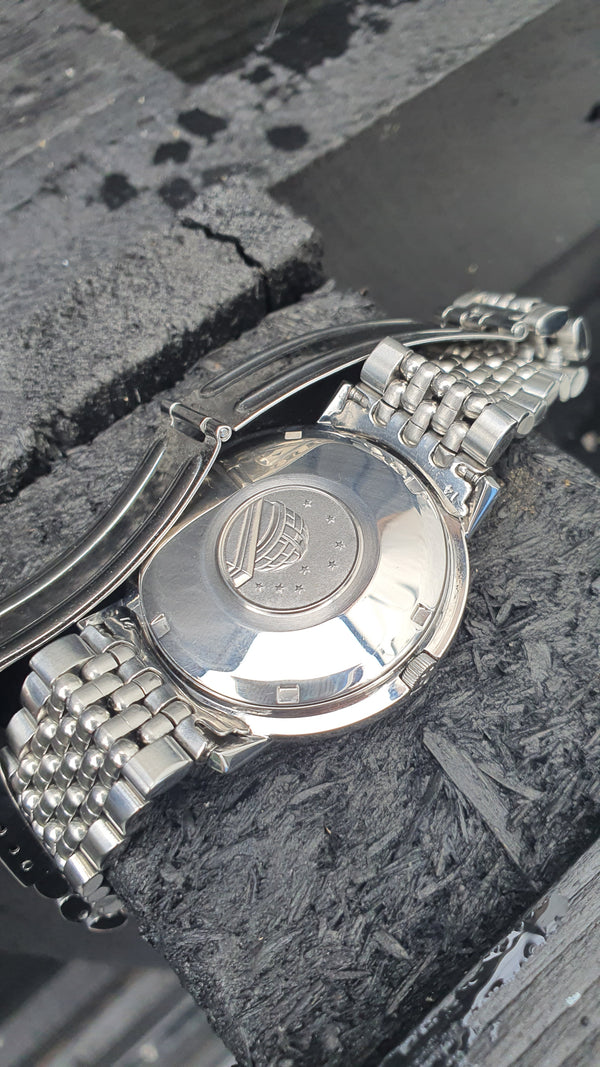 Omega Constellation Automatic Date 168.004 in Stainless Steel on Bracelet 1964