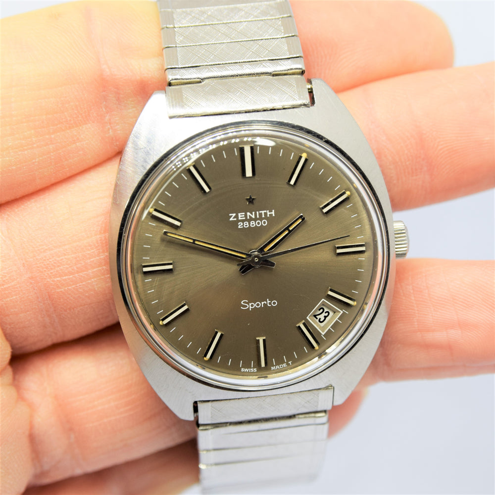 1969-72 Zenith Sporto Date Model 28800 with Original Metallic Champagne Dial on Bracelet
