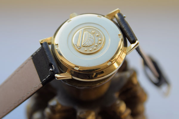 1968 Omega Constellation Automatic with Date in 18ct Gold Model 168.004 with 18ct Gold Dial