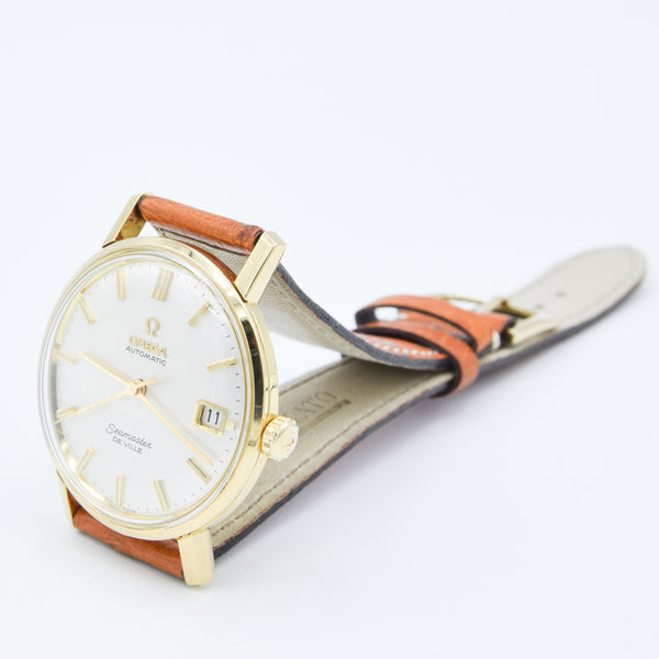 1963/64 Omega Automatic Seamaster De Ville Date Model 166.5020 in Solid 18k Gold with Linen Dial