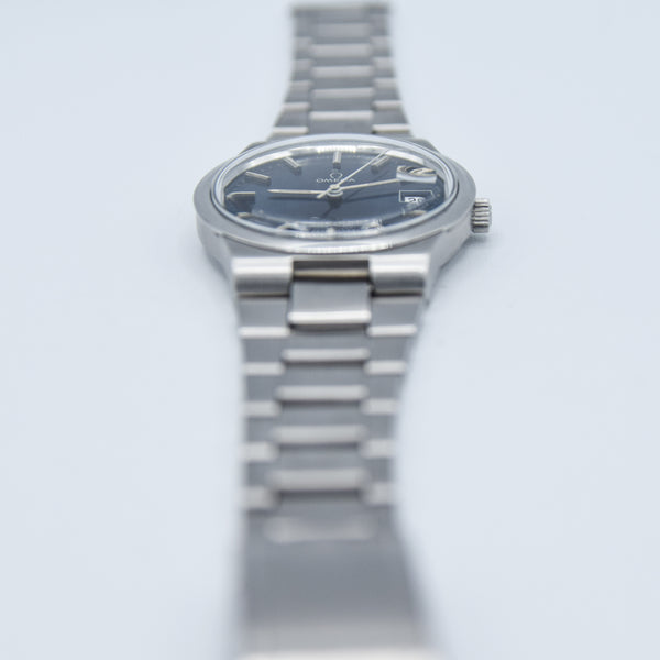 1978 Omega Geneve Date with Stunning Original Electric Blue Dial Model 136.0103 on Bracelet