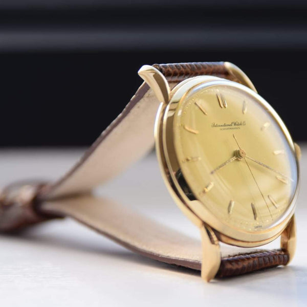 1945-7 IWC 18ct Gold Dress Watch with Rare Flared Bombe Style Lugs Cal 89
