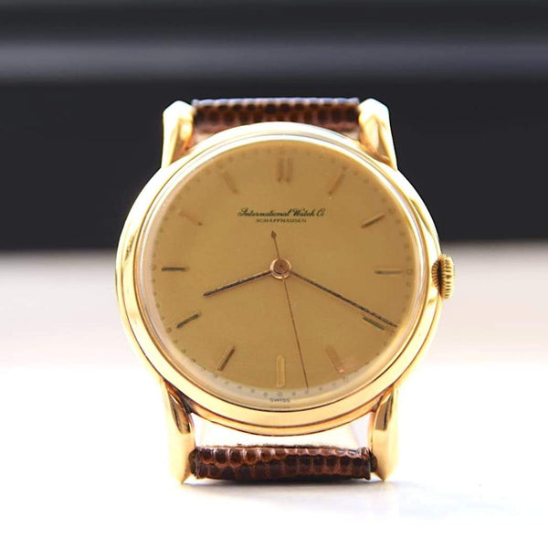 1945-7 IWC 18ct Gold Dress Watch with Rare Flared Bombe Style Lugs Cal 89