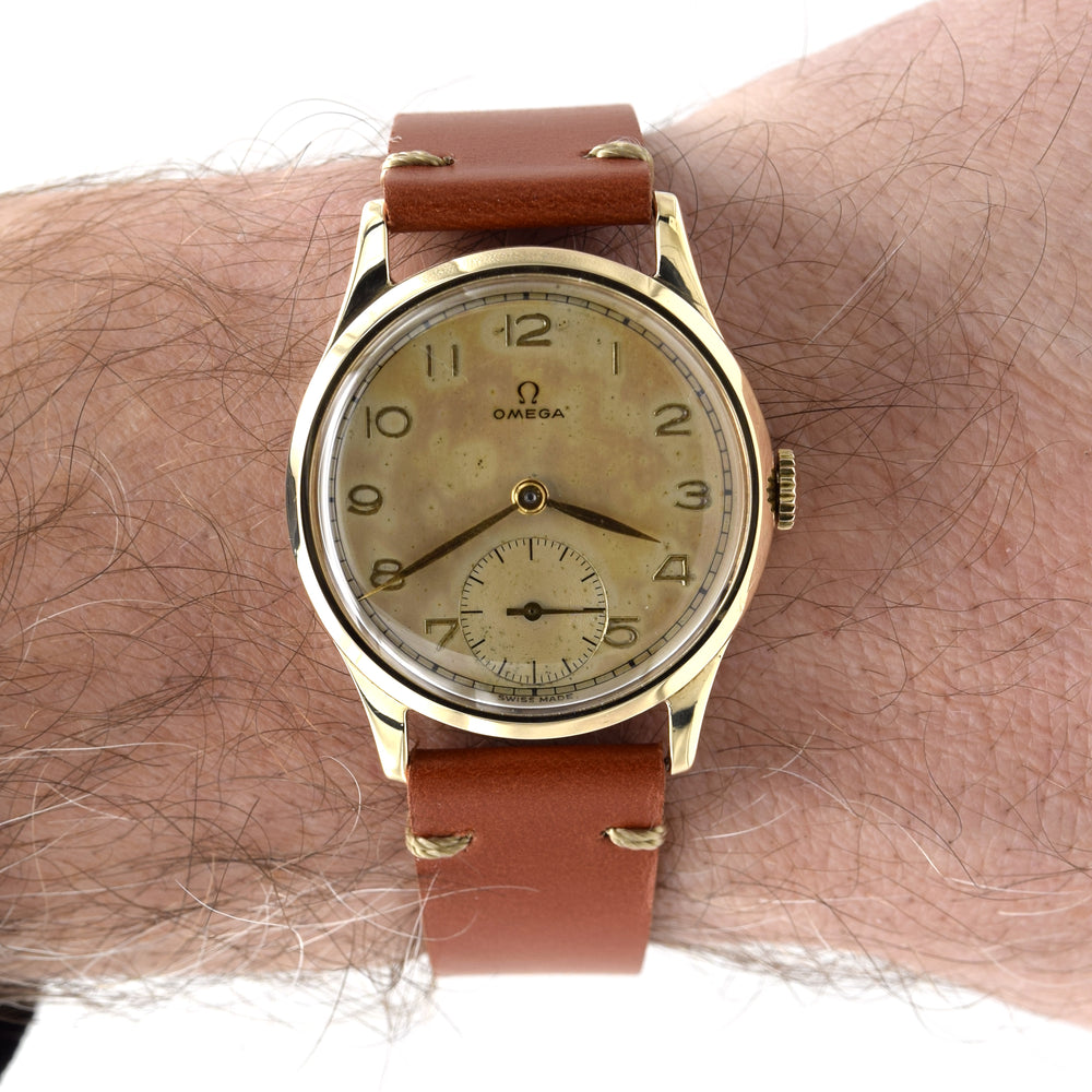 1946 Omega post WW2 Manual Wind Dress Watch with tropical Arabic dial Model 13322 in Solid 9ct Gold