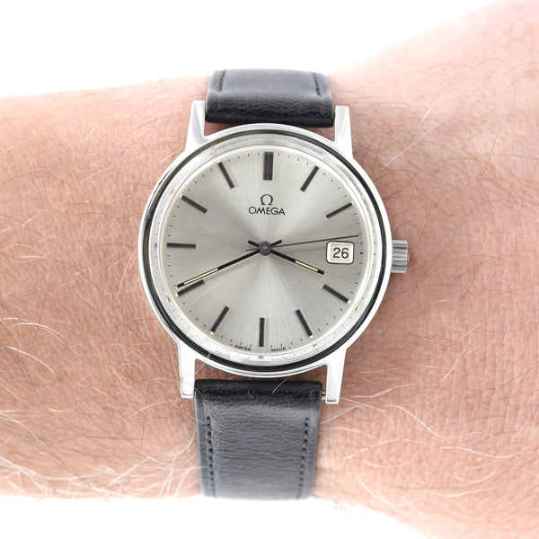 1975 Omega classic manual Wind Date Dress Watch Model 136.0104 in Stainless Steel like new