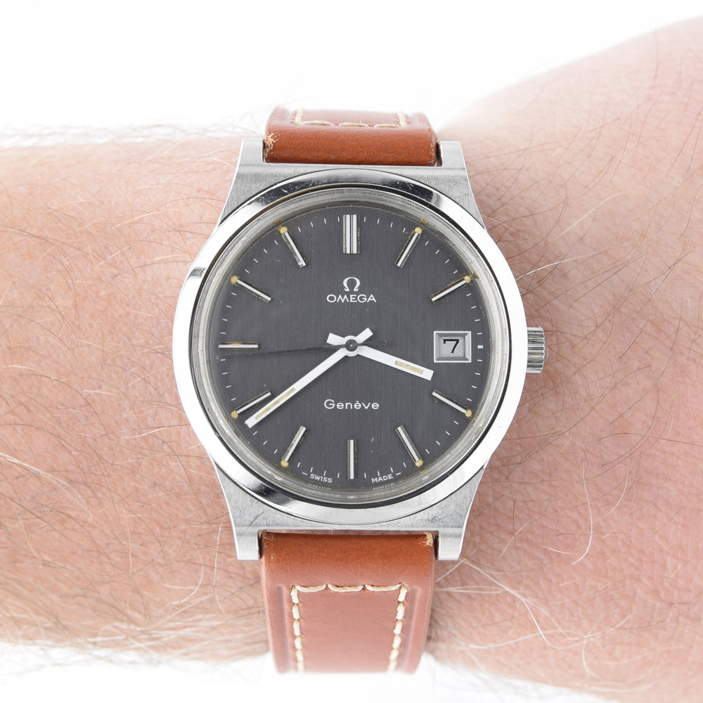 1974 Omega Geneve Date with Stunning Original Graphite Grey Dial Model 136.0102 cal 1030