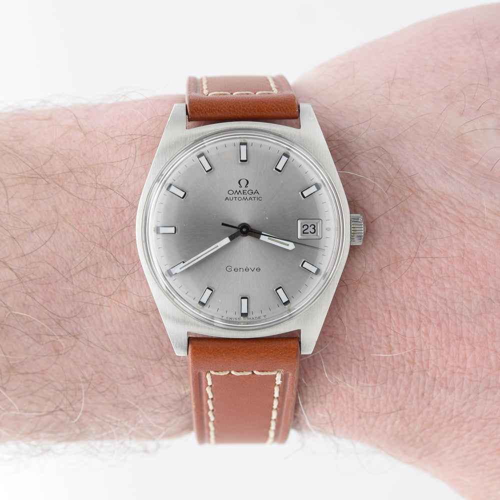 1969 sharp Omega Geneve Automatic Date Model 166.041 Rare sports dial Variant in Stainless Steel with Cal 565