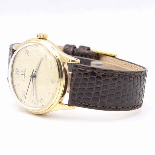 1947 Omega Dress Watch in Solid 9ct Gold English Case stunning dial all original caliber 283