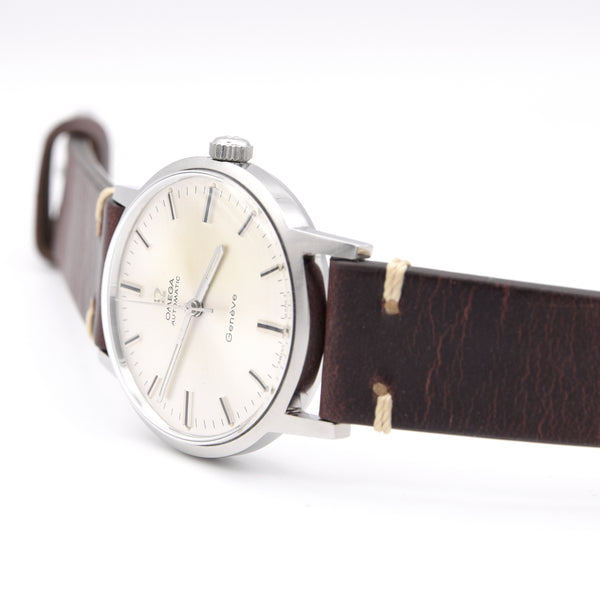 1968 Omega sharp Geneve Automatic Model 165.070 with Stunning original silver satin dial + Box