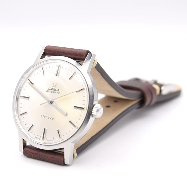 1968 Omega sharp Geneve Automatic Model 165.070 with Stunning original silver satin dial + Box