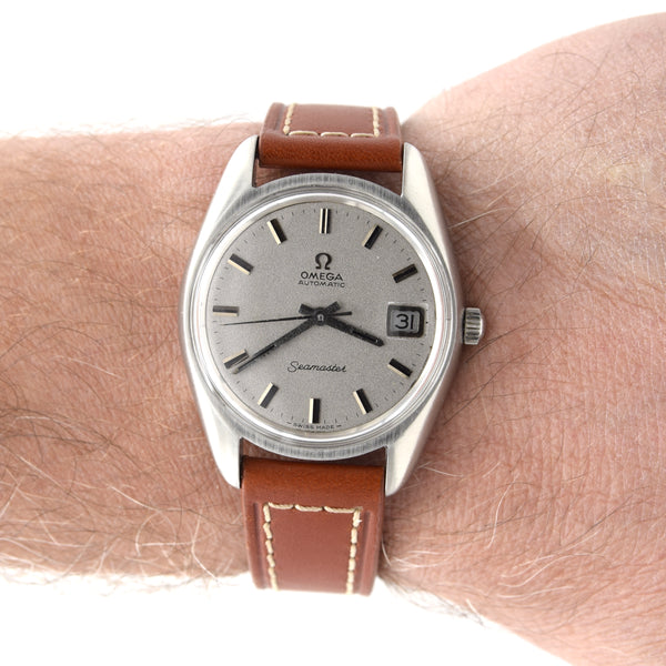 1969 Omega Seamaster Automatic watch with striking 'Sparkle' original dial with Date Model 166.067