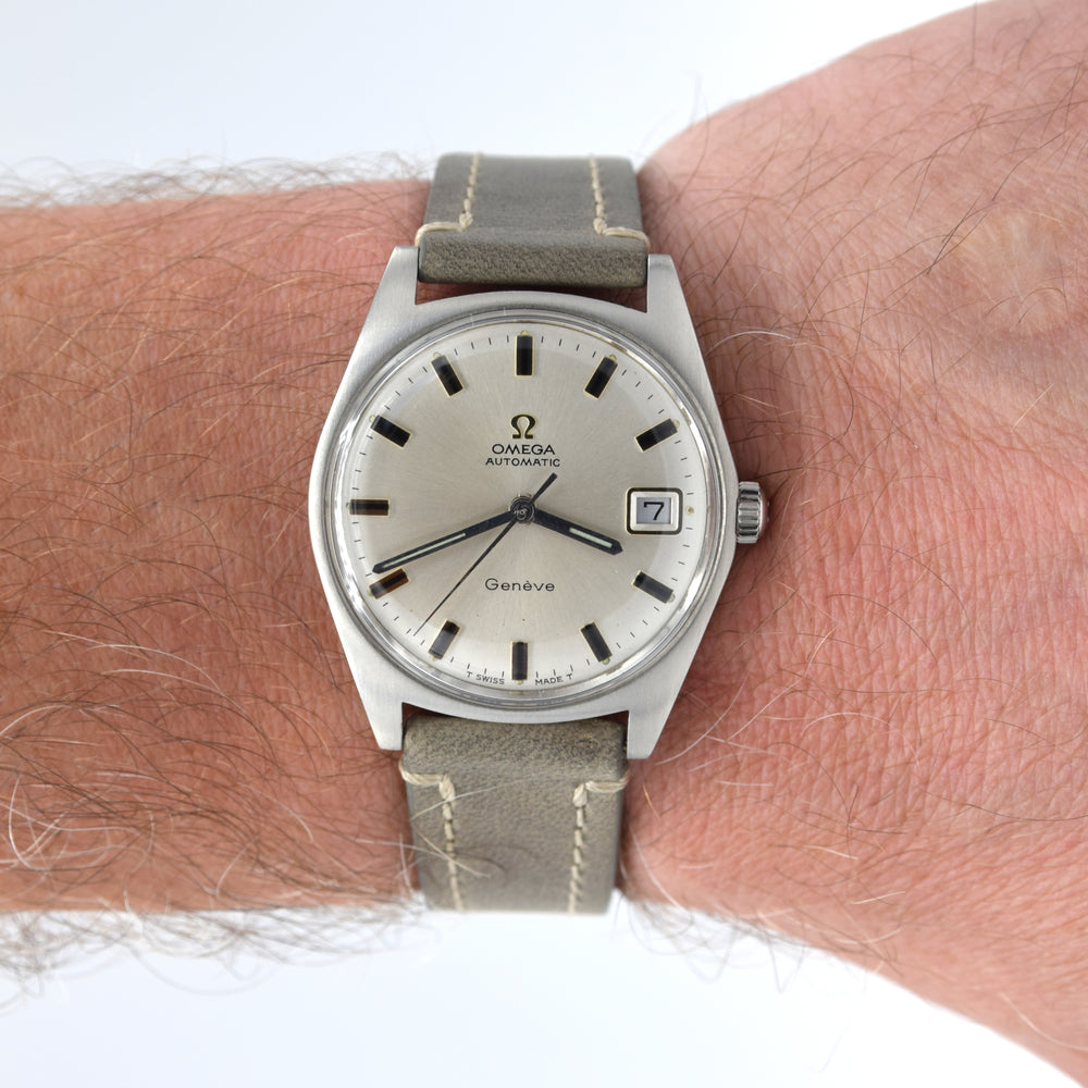 1969 sharp Omega Geneve Automatic Date Model 166.041 in Stainless Steel with Cal 565