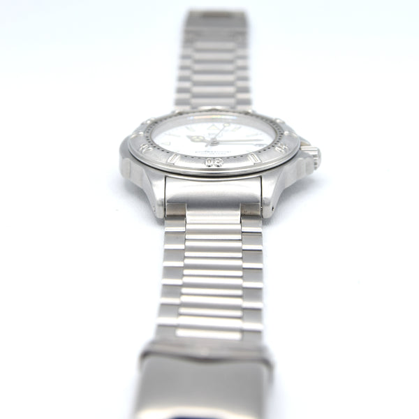 1990s TAG Heuer Date 4000 Series Polar white  WF1212-KO - 34mm Stainless Steel on Flip-Lock Bracelet