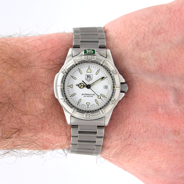 1990s TAG Heuer Date 4000 Series Polar white  WF1212-KO - 34mm Stainless Steel on Flip-Lock Bracelet