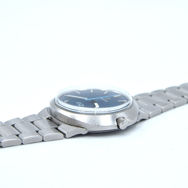 1969 Omega Geneve dynamic with Gorgeous matte blue Dial - unpolished Model 135.033 in steel