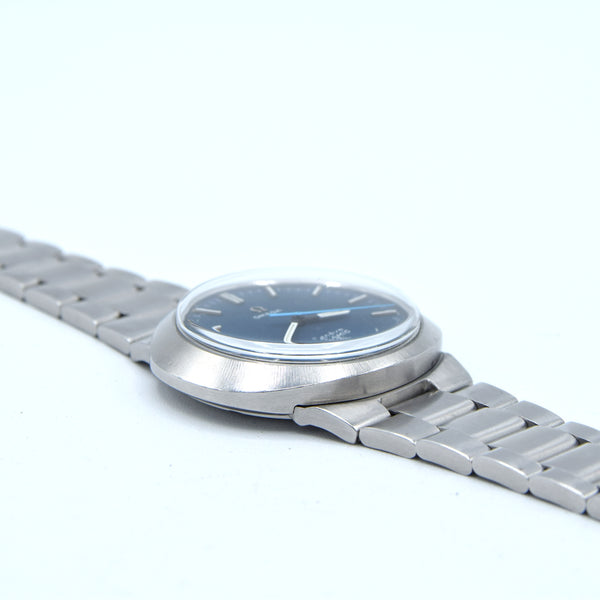 1969 Omega Geneve dynamic with Gorgeous matte blue Dial - unpolished Model 135.033 in steel