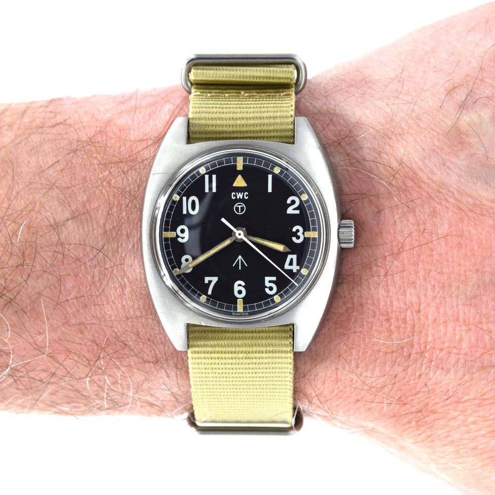 1977 CWC W10-6645-99 British Military Issue Mechanical Army watch - 2nd year of production