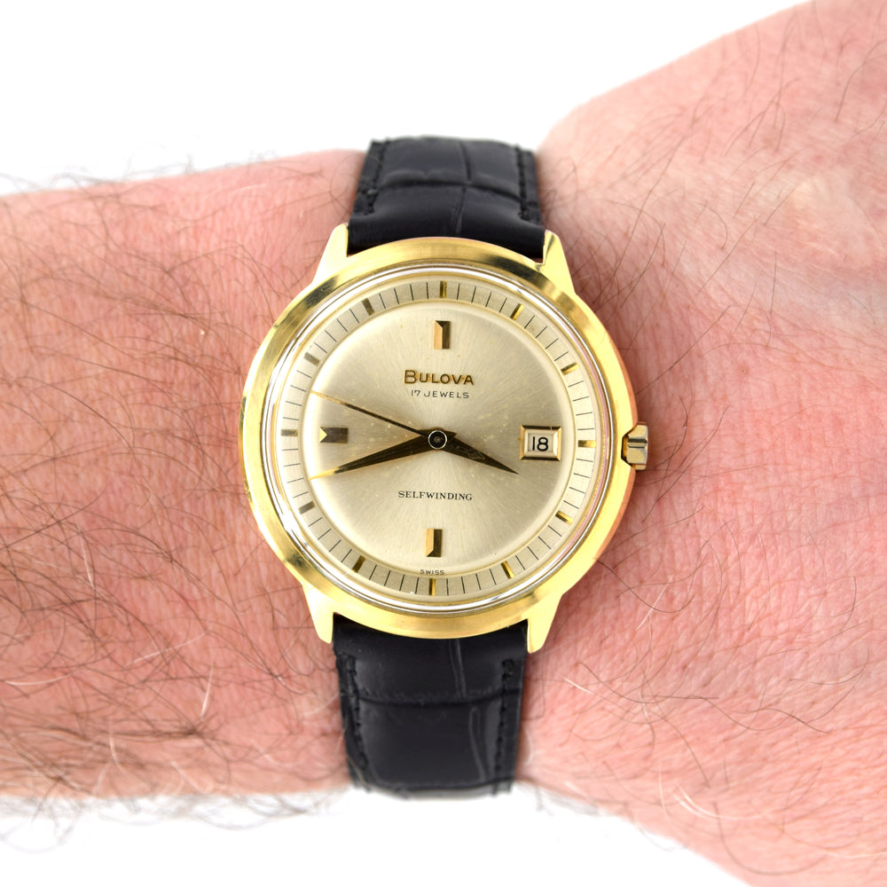 1962 Bulova Swiss “Selfwinding” Automatic Date – Gold-Plated 36mm Two-Level Dial classic Vintage Watch